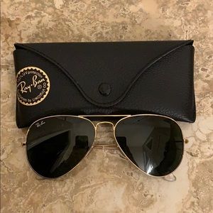 Ray-Ban Aviator Sunglasses W/ Gold Trim